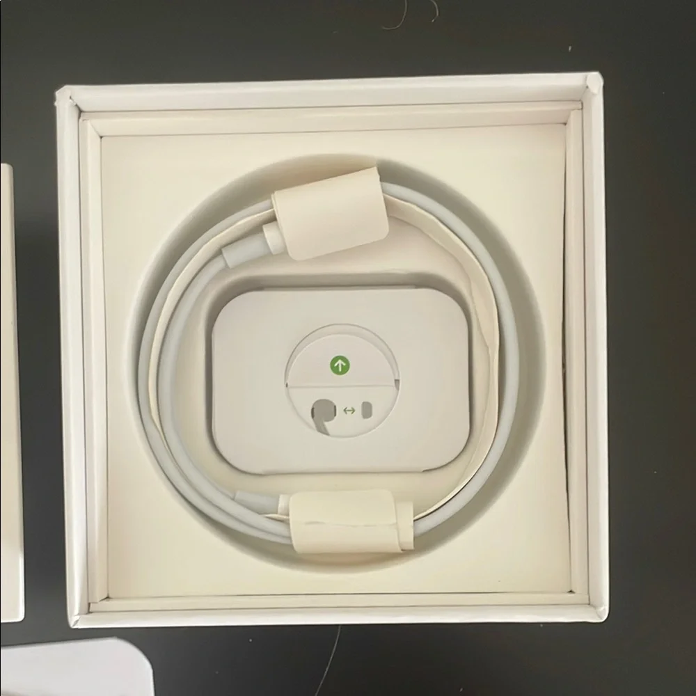 Apple AirPods Pro with MagSafe Case